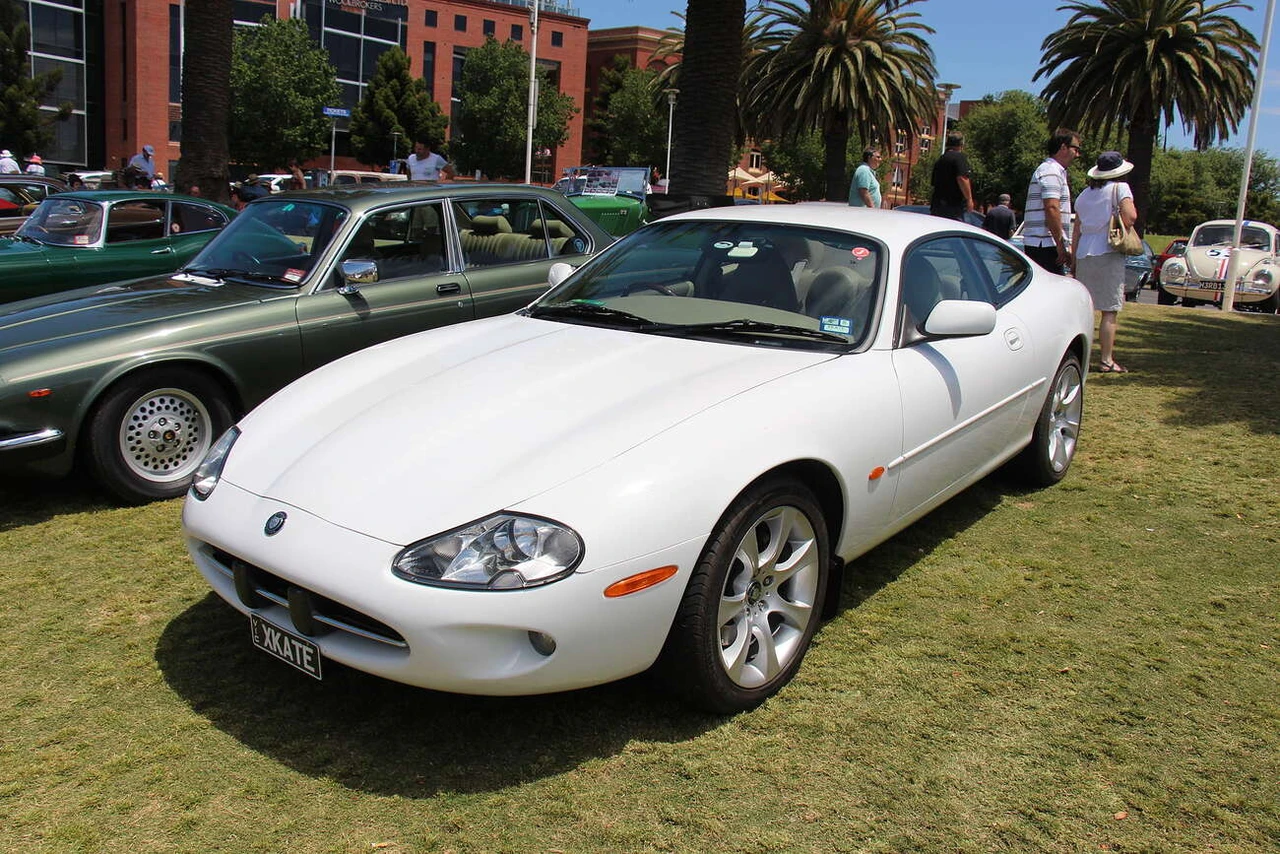 XJ8