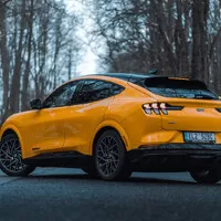 Ford Mustang Mach E GT: Musclecar, který neřve a nečoudí