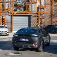 První svezení s Peugeotem 408 otevírá nerudovskou otázku