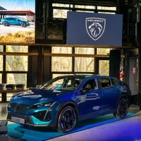 První svezení s Peugeotem 408 otevírá nerudovskou otázku