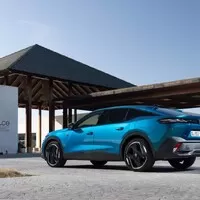 První svezení s Peugeotem 408 otevírá nerudovskou otázku
