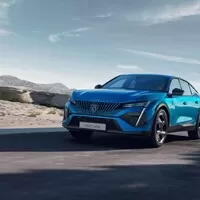 První svezení s Peugeotem 408 otevírá nerudovskou otázku
