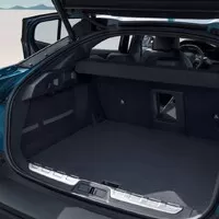 První svezení s Peugeotem 408 otevírá nerudovskou otázku