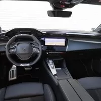 První svezení s Peugeotem 408 otevírá nerudovskou otázku