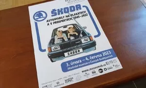 Autíčkář si hraje: Plakáty všech Škodovek na jednom místě? Ano, v Budějovicích.