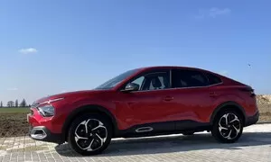 Novinky: Citroën představil sedan-kupé-SUV C4X. Jaké auto vám připomíná?