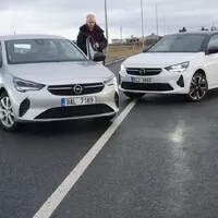 Corsa vs. Corsa: Baterie, nebo dinosauři?