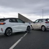 Corsa vs. Corsa: Baterie, nebo dinosauři?