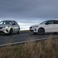 Corsa vs. Corsa: Baterie, nebo dinosauři?