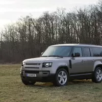 Land Rover Defender 130 D300: Svatý grál nalezen