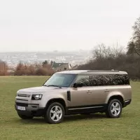 Land Rover Defender 130 D300: Svatý grál nalezen