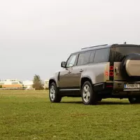 Land Rover Defender 130 D300: Svatý grál nalezen
