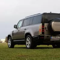 Land Rover Defender 130 D300: Svatý grál nalezen