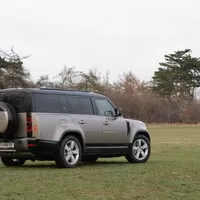 Land Rover Defender 130 D300: Svatý grál nalezen