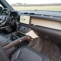 Land Rover Defender 130 D300: Svatý grál nalezen