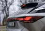 Lexus RX bez touchpadu a šestiválce, zato v růžové!