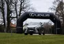 Lexus RX bez touchpadu a šestiválce, zato v růžové!