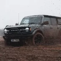 Ford Bronco Outer Banks: Angličák v životní velikosti