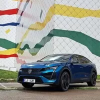 Peugeot 408 Hybrid 225: To je pěkná směsice