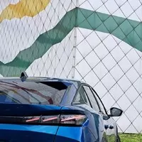 Peugeot 408 Hybrid 225: To je pěkná směsice