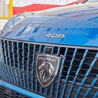 Peugeot 408 Hybrid 225: To je pěkná směsice