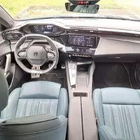 Peugeot 408 Hybrid 225: To je pěkná směsice