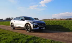 Recenze & testy: Peugeot 408 1.2 PureTech 130: Návrat k jednoduchosti