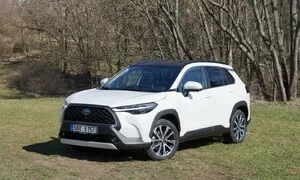 Recenze & testy: Toyota Corolla Cross 2.0 Hybrid: Staré jméno novým kouskům naučíš
