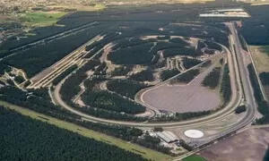 Historie: Testovací okruh Lommel: Každý Ford tu dostane do těla