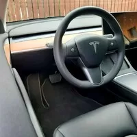 Tesla Model 3 (Dual Motor, LR) je elektromobil, který nadchne i petrolheada?