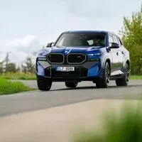 Třaskavé novinky pro letošní rok: BMW ukázalo XM, 750e a M3 Competition Touring