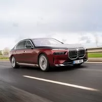Třaskavé novinky pro letošní rok: BMW ukázalo XM, 750e a M3 Competition Touring