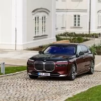 Třaskavé novinky pro letošní rok: BMW ukázalo XM, 750e a M3 Competition Touring