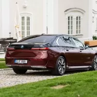 Třaskavé novinky pro letošní rok: BMW ukázalo XM, 750e a M3 Competition Touring