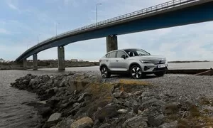 Novinky: Za volantem prvního RWD Volva po 25 letech