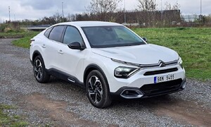 Recenze & testy: Citroën C4X 1,5 HDi: Kompaktní sedany se vracejí. Anebo ne?