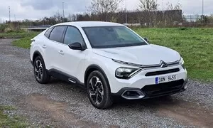 Recenze & testy: Citroën C4X 1,5 HDi: Kompaktní sedany se vracejí. Anebo ne?