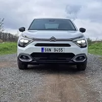 Citroën C4X 1,5 HDi: Kompaktní sedany se vracejí. Anebo ne?