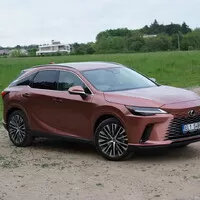 Lexus RX 450h+: Když elektrifikace dává smysl