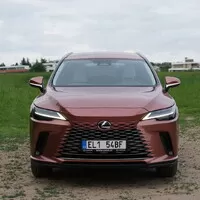 Lexus RX 450h+: Když elektrifikace dává smysl
