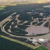 Testovací okruh Lommel: Každý Ford tu dostane do těla