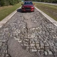 Testovací okruh Lommel: Každý Ford tu dostane do těla