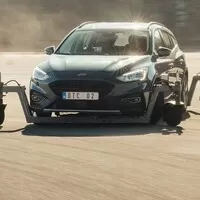 Testovací okruh Lommel: Každý Ford tu dostane do těla