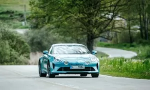 Editorial: Láska na první i na druhý pohled: Oslava narozenin Alpine A110