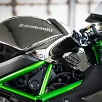 Kawasaki Ninja H2 (2019): Test nejrychlejší silniční motorky na světě.