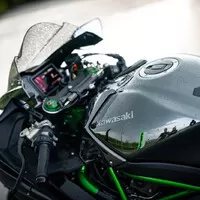 Kawasaki Ninja H2 (2019): Test nejrychlejší silniční motorky na světě.