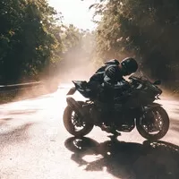 Kawasaki Ninja H2 (2019): Test nejrychlejší silniční motorky na světě.