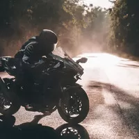 Kawasaki Ninja H2 (2019): Test nejrychlejší silniční motorky na světě.