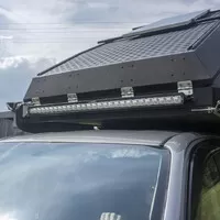 Toyota Hilux Alu-Cab: Když při kempování nestojíte o (lidskou) společnost
