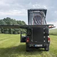 Toyota Hilux Alu-Cab: Když při kempování nestojíte o (lidskou) společnost